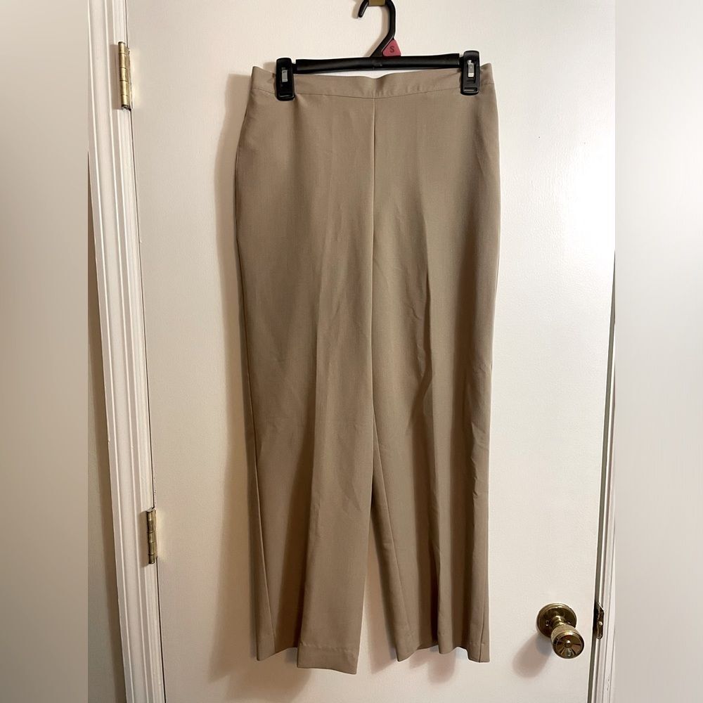 Alfred Dunner Tan Flat front Trousers size 8